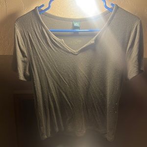 Large Women’s green V-neck crop top